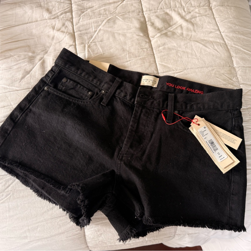 Alice + Olivia BNWT black vintage short 29 button fly frayed hem
